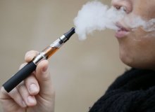 Η χρήση του ηλεκτρονικού τσιγάρου ίσως μπορεί να βοηθήσει τους πρώην καπνιστές να μην πάρουν κιλά, σύμφωνα με έρευνα